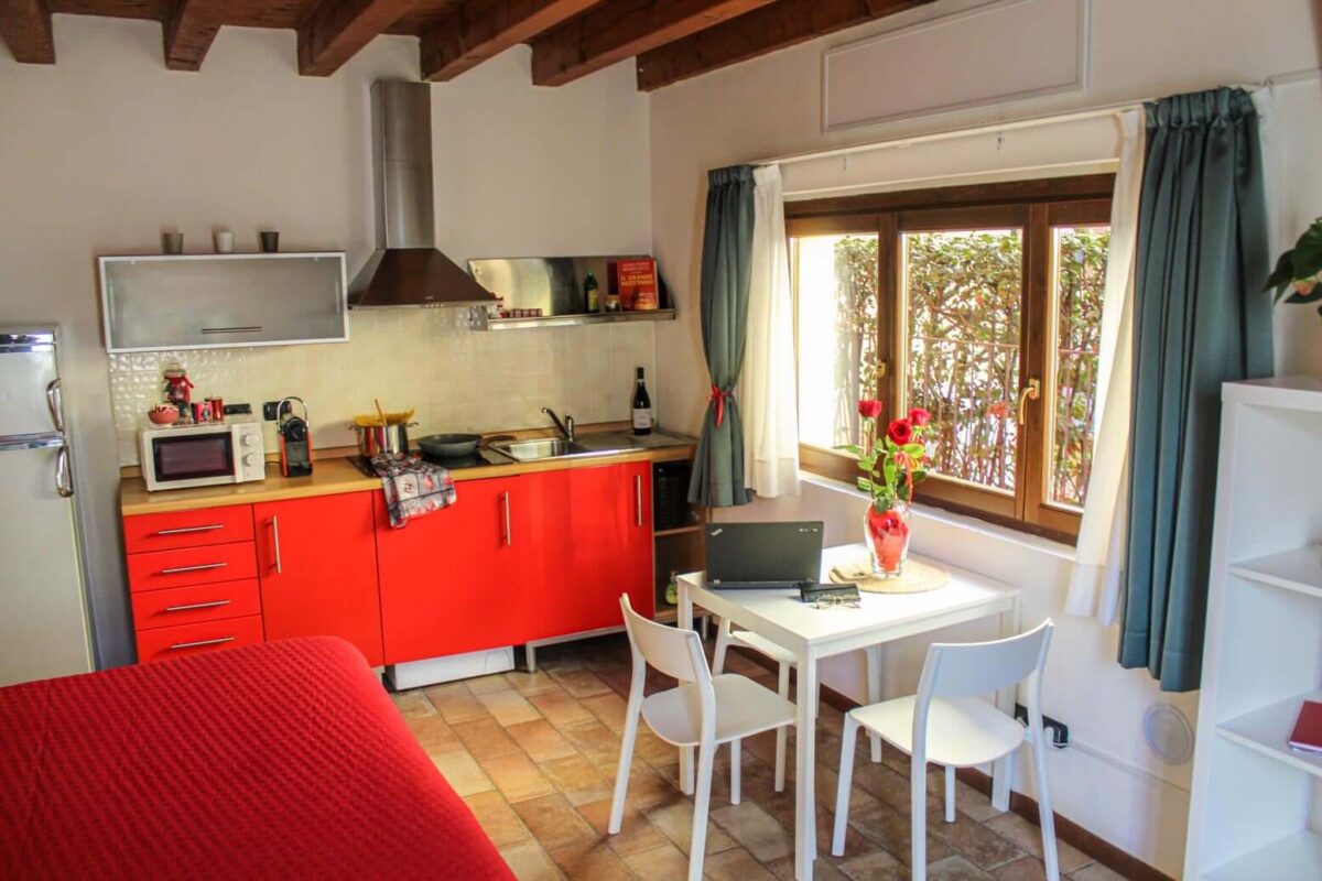 B&b residence monolocale rosso piano terra